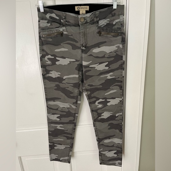 Democracy "Ab" Technology Gray Camo Pants Size 12 Support Comfort Stretch - Picture 1 of 10